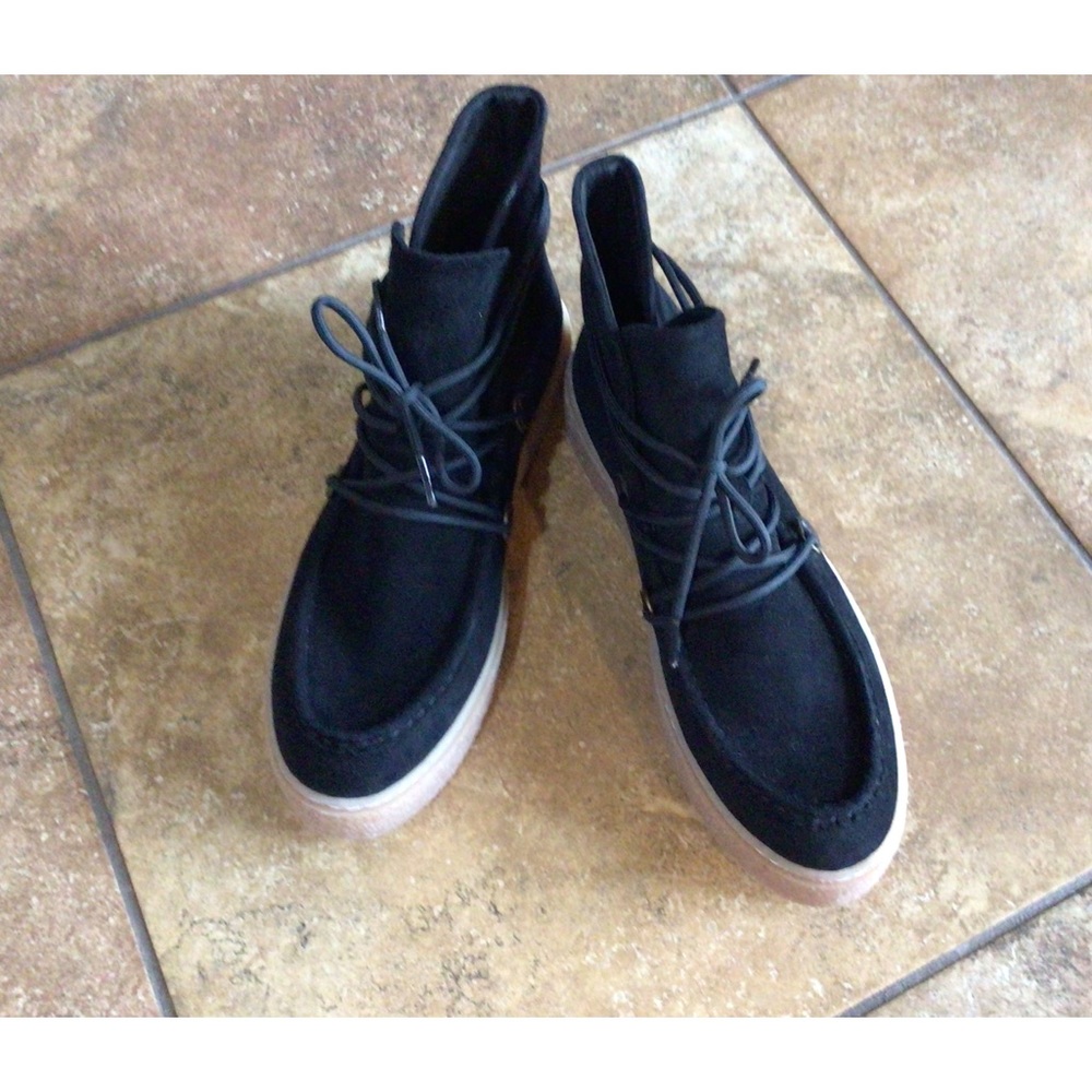 New Hush Puppies Suede Chukka Boots